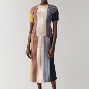 COS Organic Cotton Pleated Set - Size S